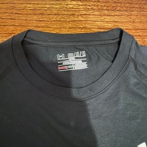 Under Armor Medium Loose Heat gear